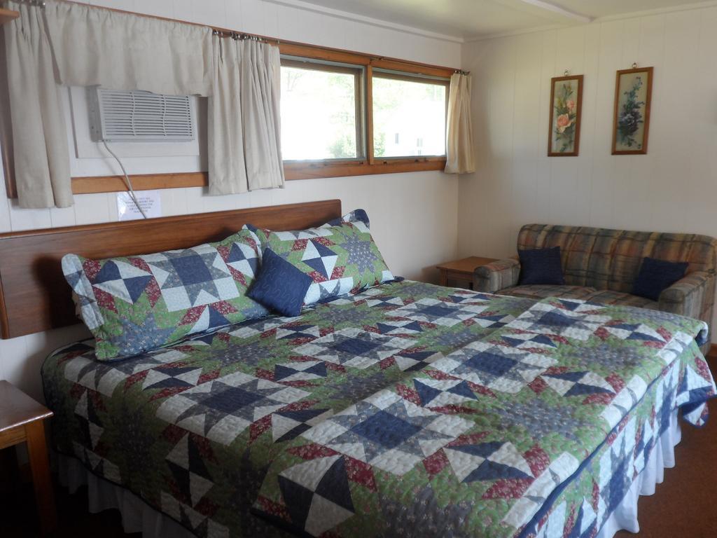 White Oak Motel & Cottages 霍尔德内斯 客房 照片